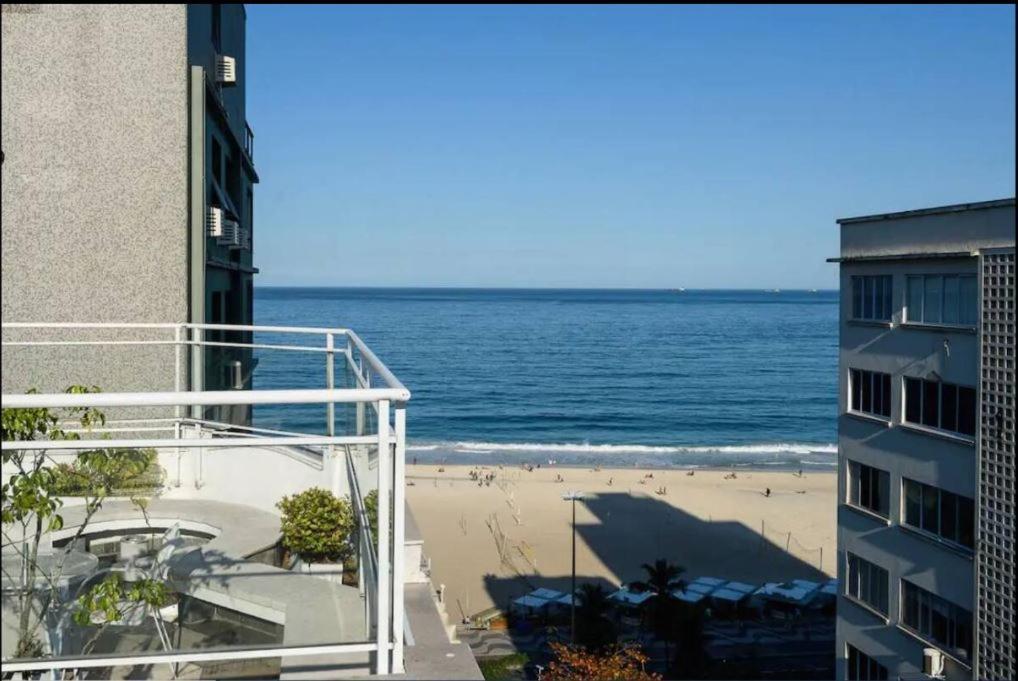 Flat Em Copacabana Na Quadra Da *